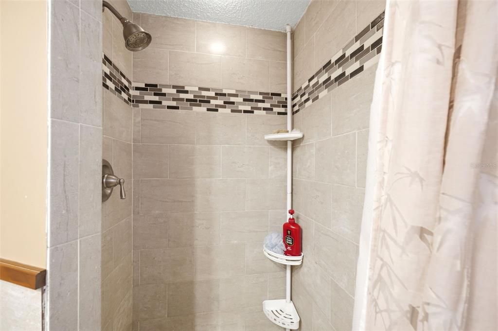 For Sale: $250,000 (2 beds, 2 baths, 1998 Square Feet)