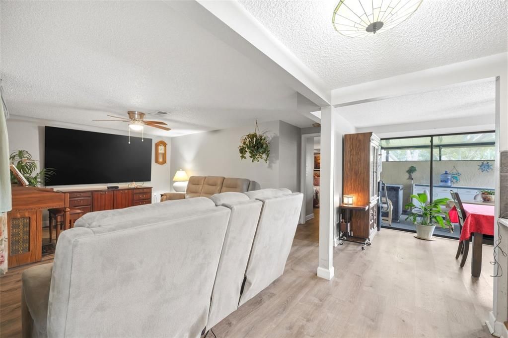 For Sale: $250,000 (2 beds, 2 baths, 1998 Square Feet)
