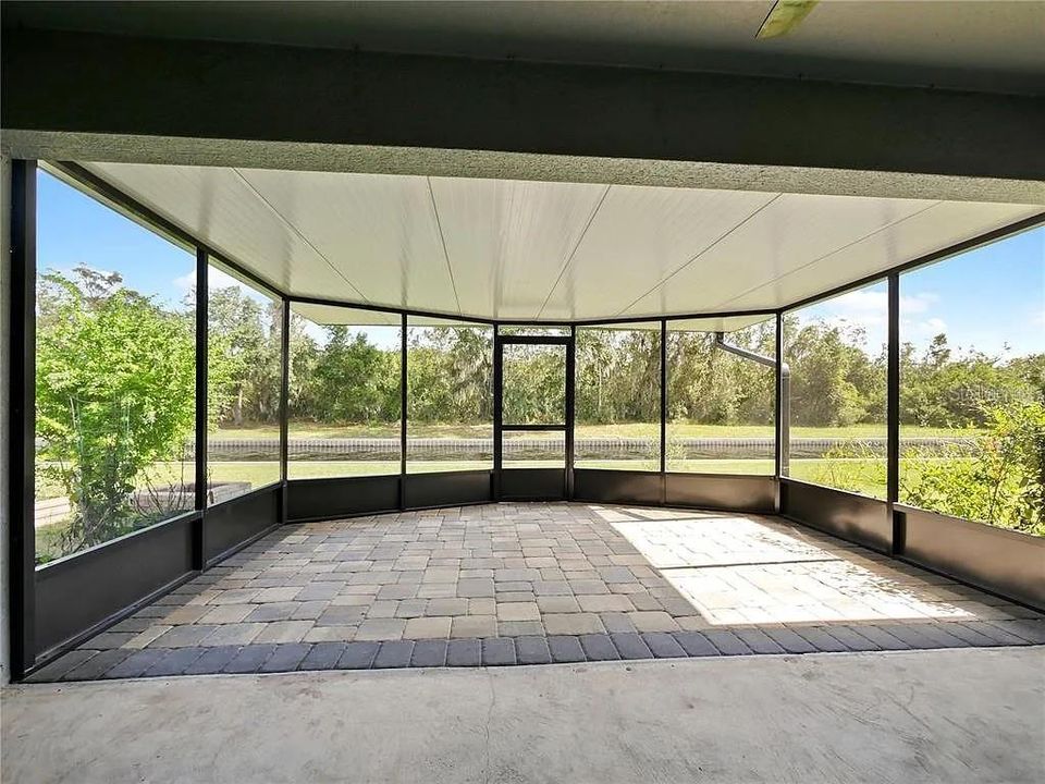 For Sale: $389,000 (4 beds, 2 baths, 1829 Square Feet)