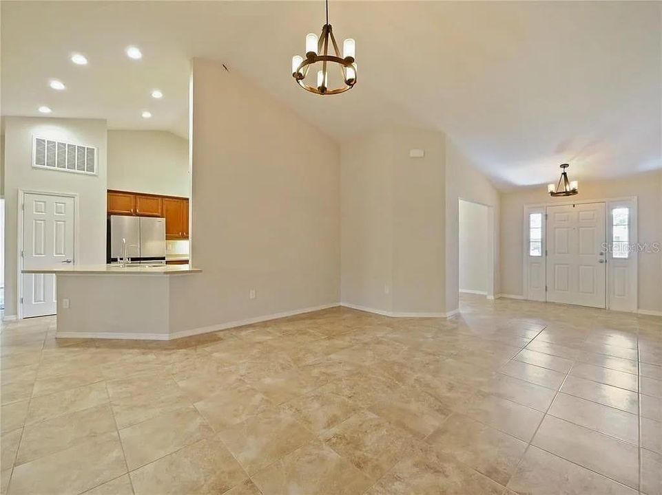 For Sale: $389,000 (4 beds, 2 baths, 1829 Square Feet)