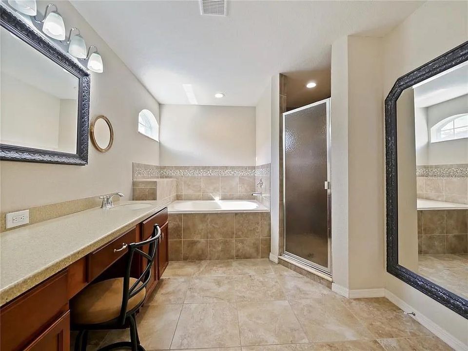 For Sale: $389,000 (4 beds, 2 baths, 1829 Square Feet)