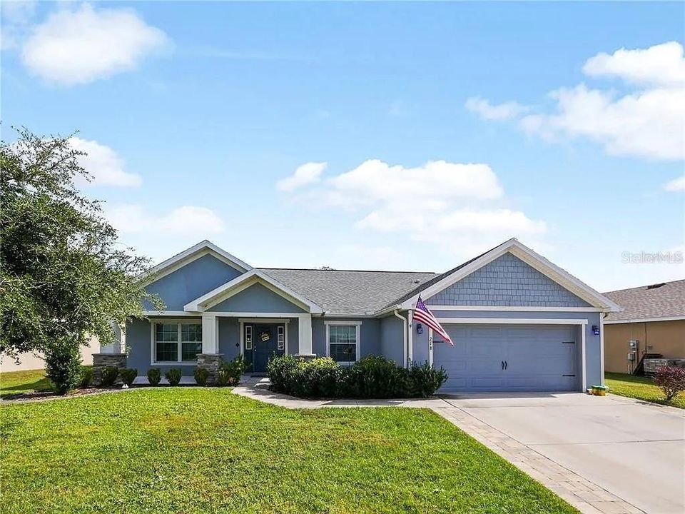 For Sale: $389,000 (4 beds, 2 baths, 1829 Square Feet)