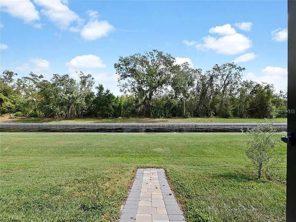 For Sale: $389,000 (4 beds, 2 baths, 1829 Square Feet)