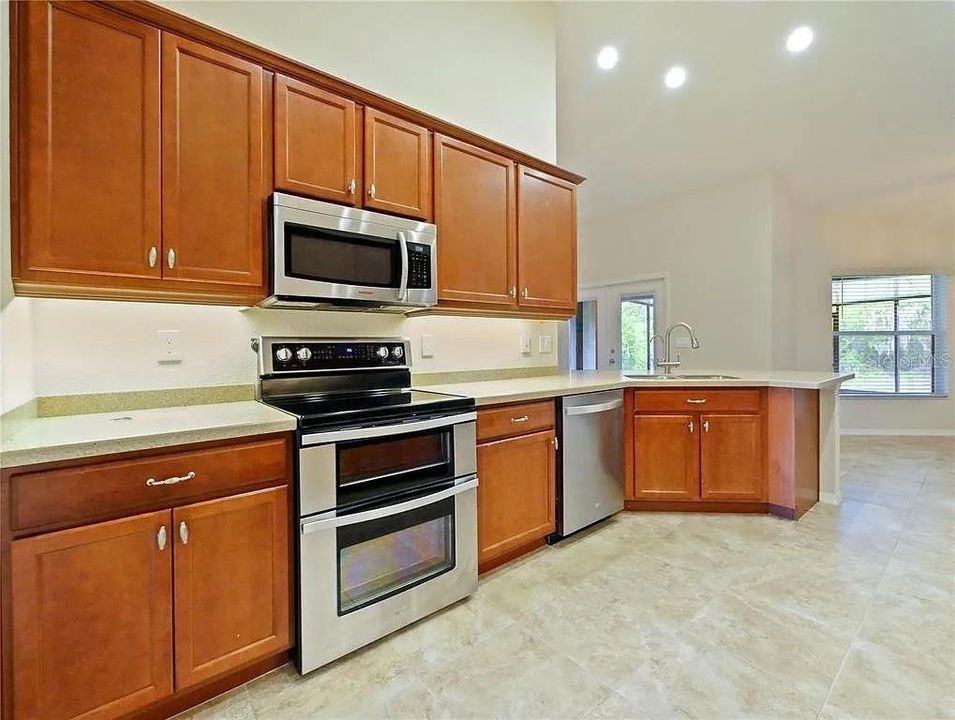 For Sale: $389,000 (4 beds, 2 baths, 1829 Square Feet)