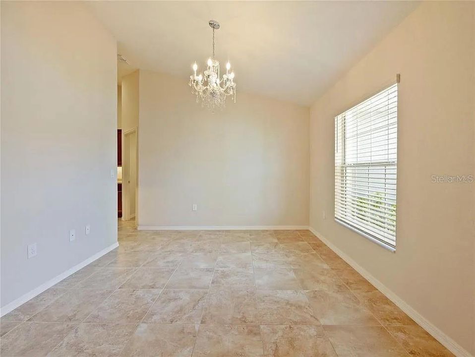 For Sale: $389,000 (4 beds, 2 baths, 1829 Square Feet)