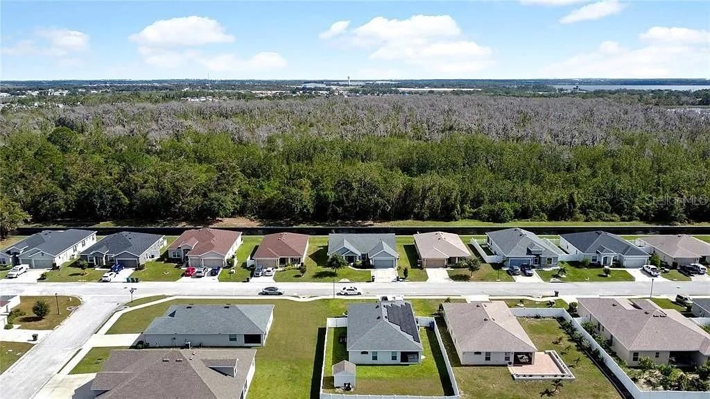 For Sale: $389,000 (4 beds, 2 baths, 1829 Square Feet)