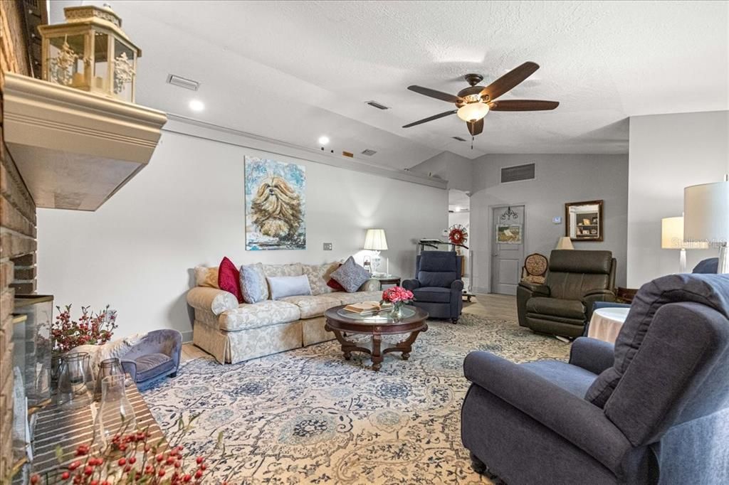 For Sale: $825,000 (5 beds, 3 baths, 3060 Square Feet)