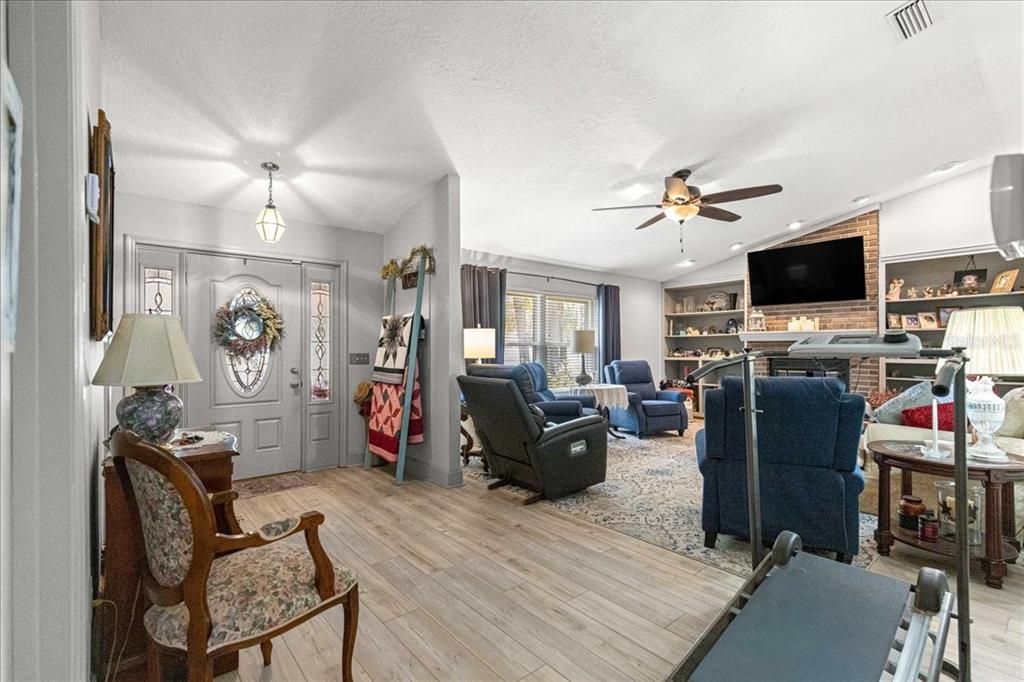 For Sale: $825,000 (5 beds, 3 baths, 3060 Square Feet)