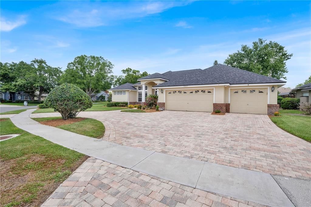 For Sale: $703,000 (4 beds, 3 baths, 2475 Square Feet)