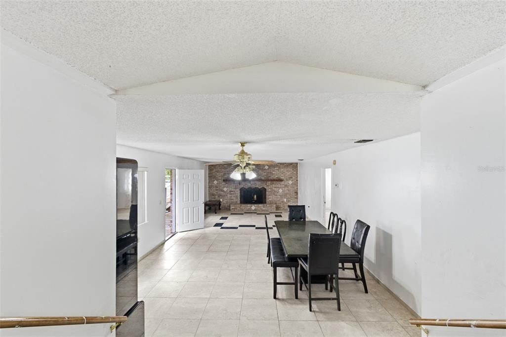 For Sale: $420,000 (5 beds, 3 baths, 2928 Square Feet)