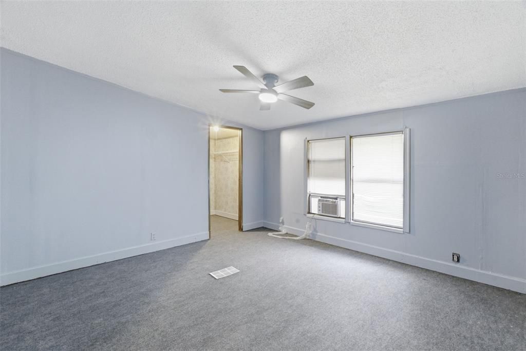 For Sale: $420,000 (5 beds, 3 baths, 2928 Square Feet)