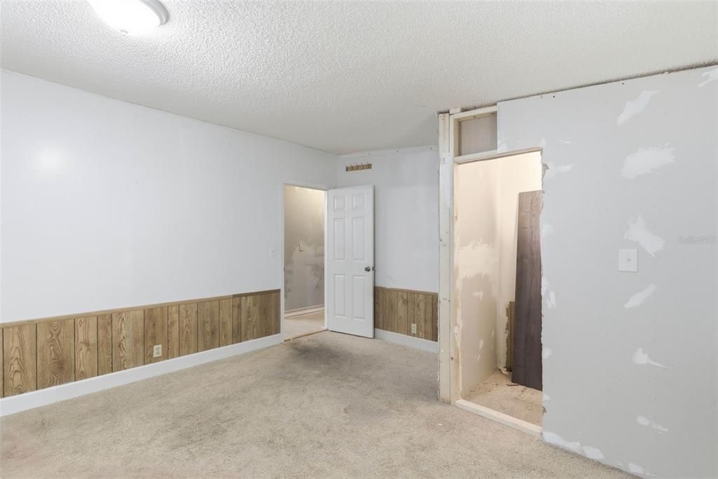 For Sale: $420,000 (5 beds, 3 baths, 2928 Square Feet)