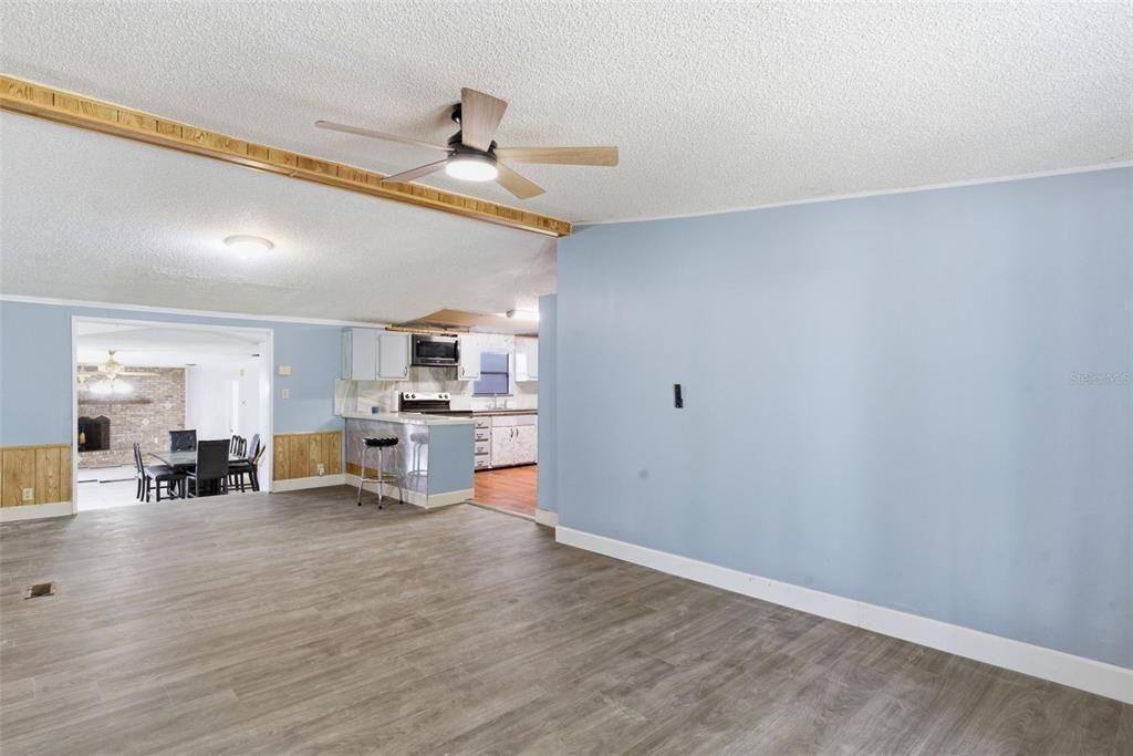 For Sale: $420,000 (5 beds, 3 baths, 2928 Square Feet)