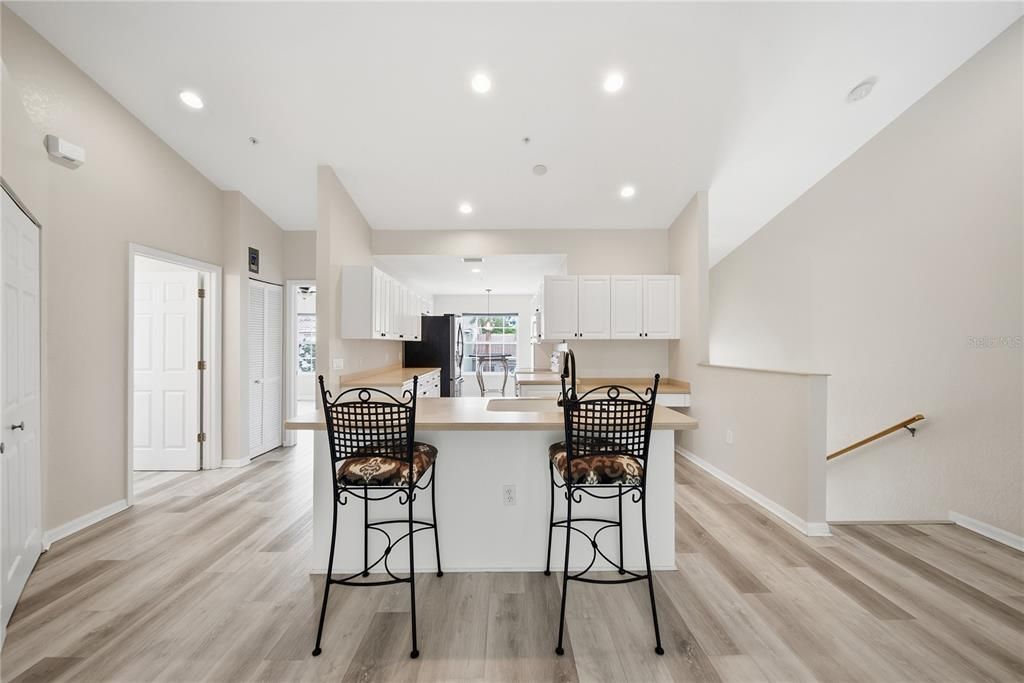 En Venta: $269,500 (2 camas, 2 baños, 1409 Pies cuadrados)