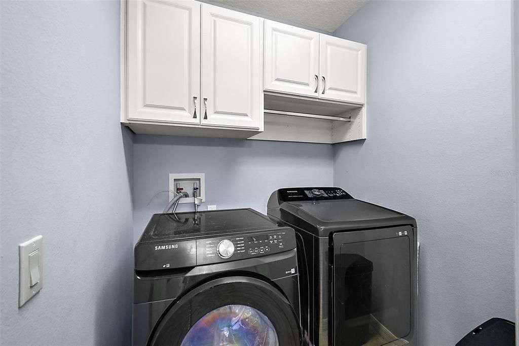 For Sale: $390,000 (3 beds, 3 baths, 1854 Square Feet)