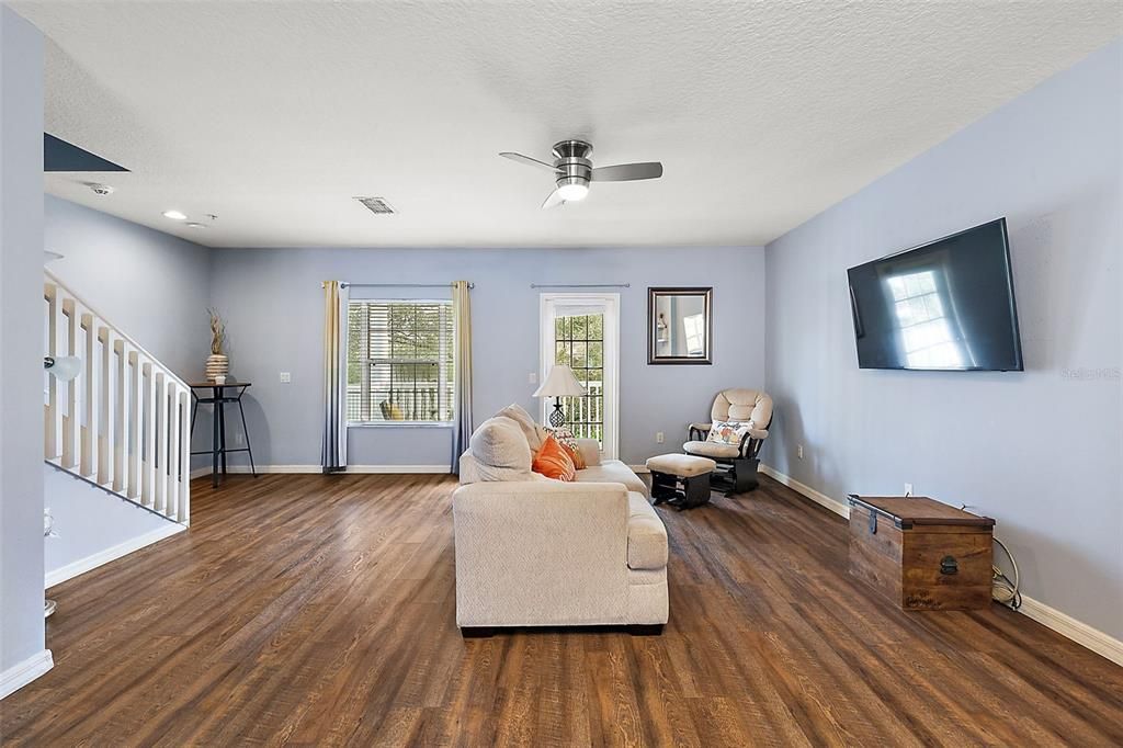 For Sale: $390,000 (3 beds, 3 baths, 1854 Square Feet)
