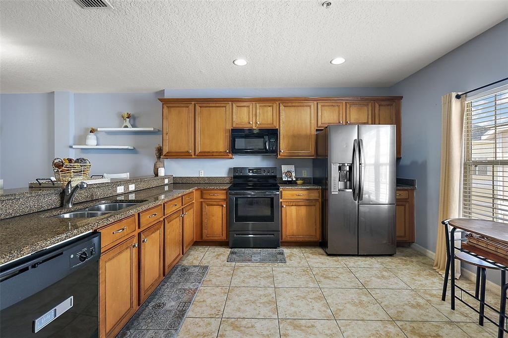 For Sale: $390,000 (3 beds, 3 baths, 1854 Square Feet)