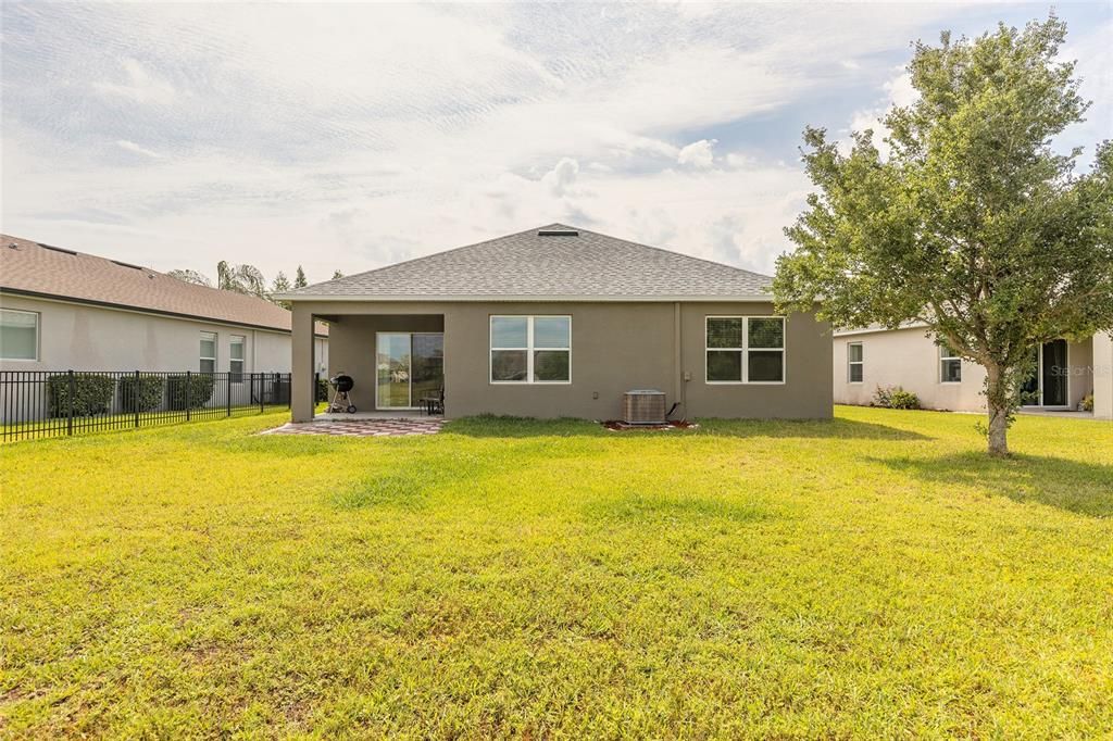 На продажу: $359,900 (4 спален, 2 ванн, 1867 Квадратных фут)