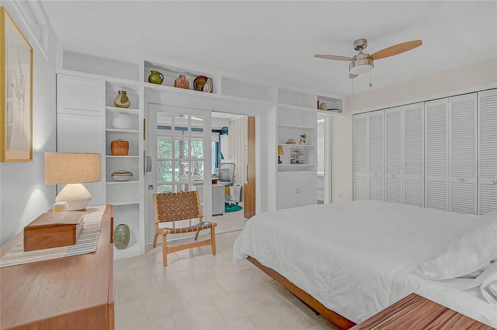Под контрактом: $199,900 (2 спален, 2 ванн, 1086 Квадратных фут)