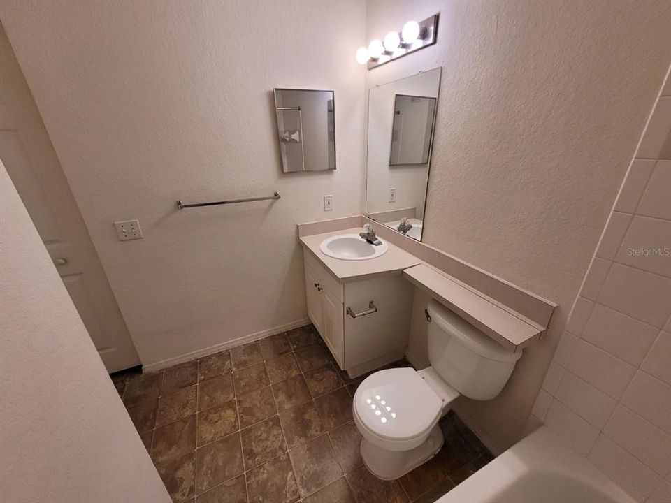 For Rent: $1,500 (2 beds, 2 baths, 987 Square Feet)