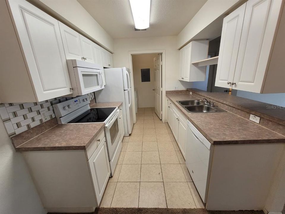 For Rent: $1,500 (2 beds, 2 baths, 987 Square Feet)