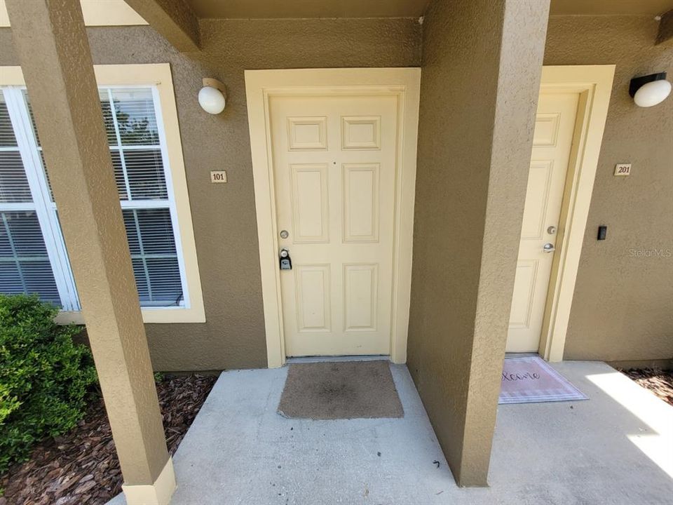 For Rent: $1,500 (2 beds, 2 baths, 987 Square Feet)