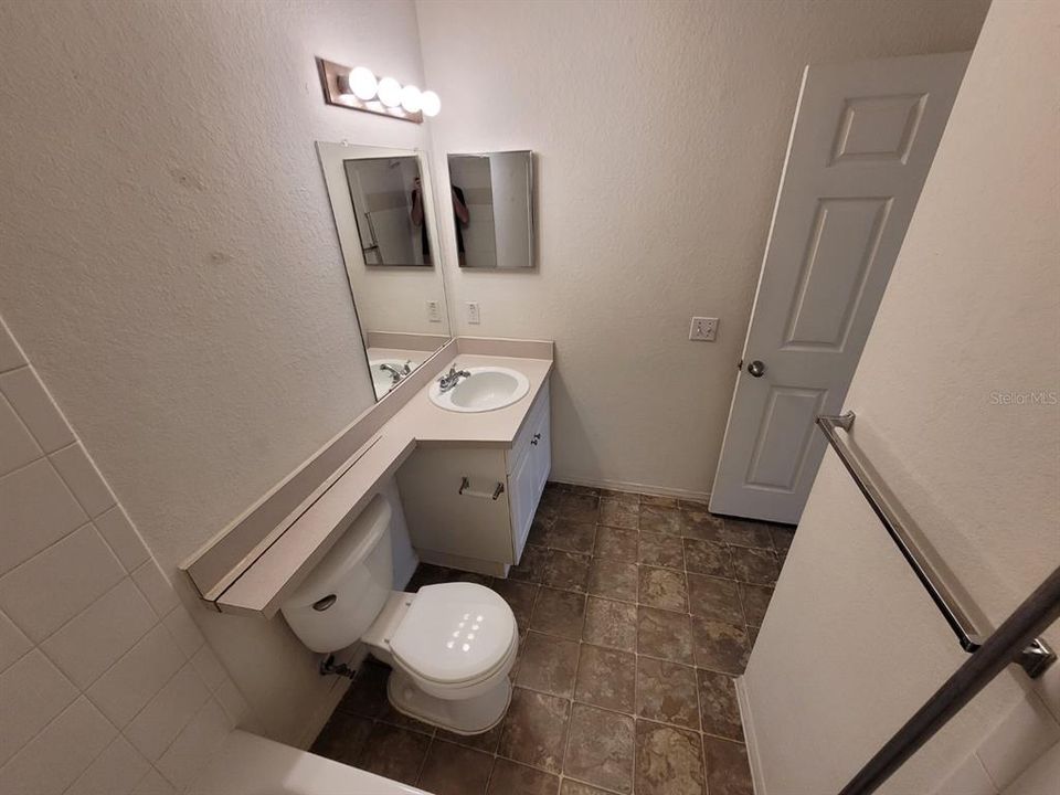 For Rent: $1,500 (2 beds, 2 baths, 987 Square Feet)