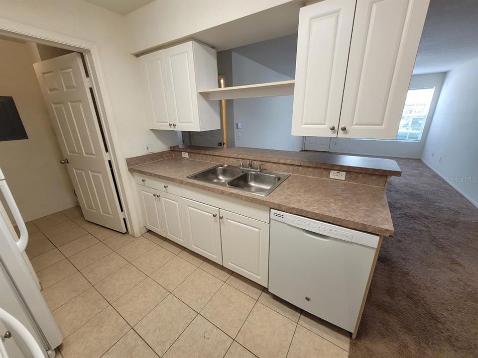 For Rent: $1,500 (2 beds, 2 baths, 987 Square Feet)