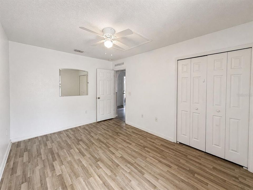 En Venta: $364,900 (4 camas, 2 baños, 1874 Pies cuadrados)
