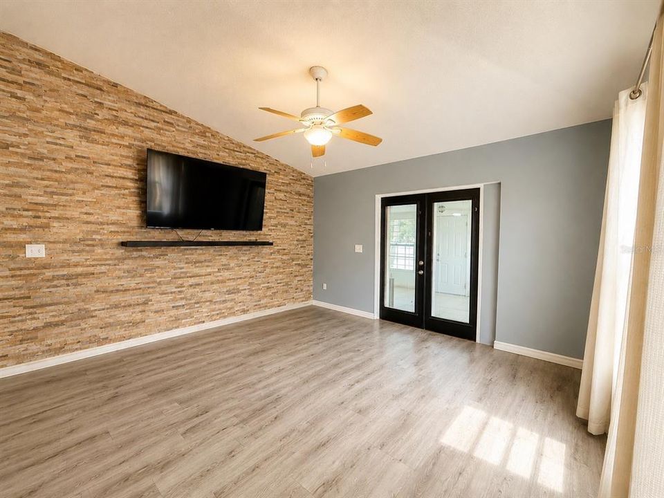 En Venta: $364,900 (4 camas, 2 baños, 1874 Pies cuadrados)