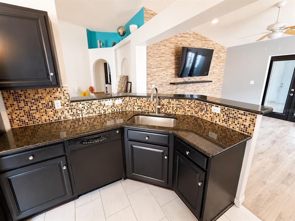 En Venta: $364,900 (4 camas, 2 baños, 1874 Pies cuadrados)