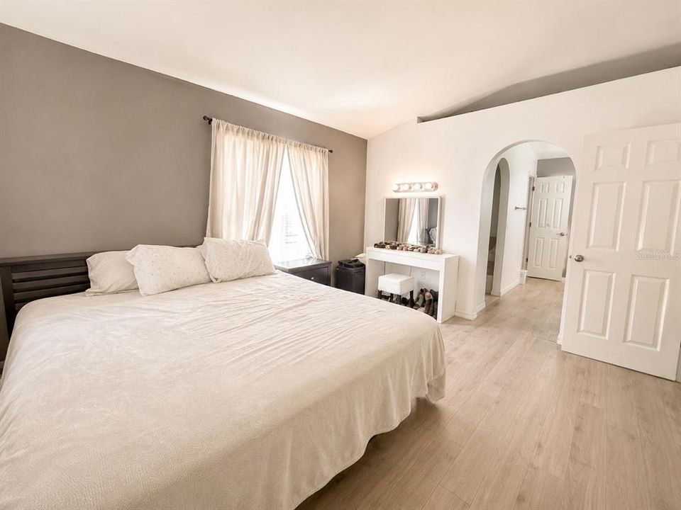En Venta: $364,900 (4 camas, 2 baños, 1874 Pies cuadrados)