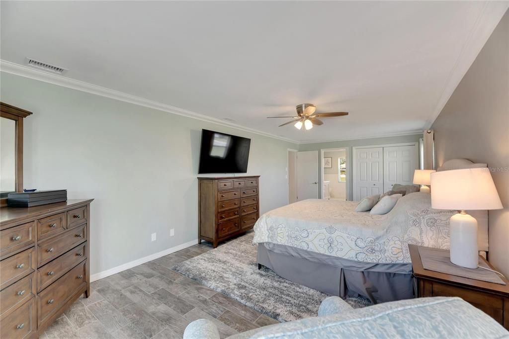 En Venta: $479,000 (3 camas, 2 baños, 2037 Pies cuadrados)