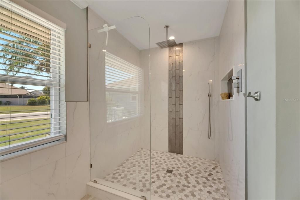 En Venta: $479,000 (3 camas, 2 baños, 2037 Pies cuadrados)