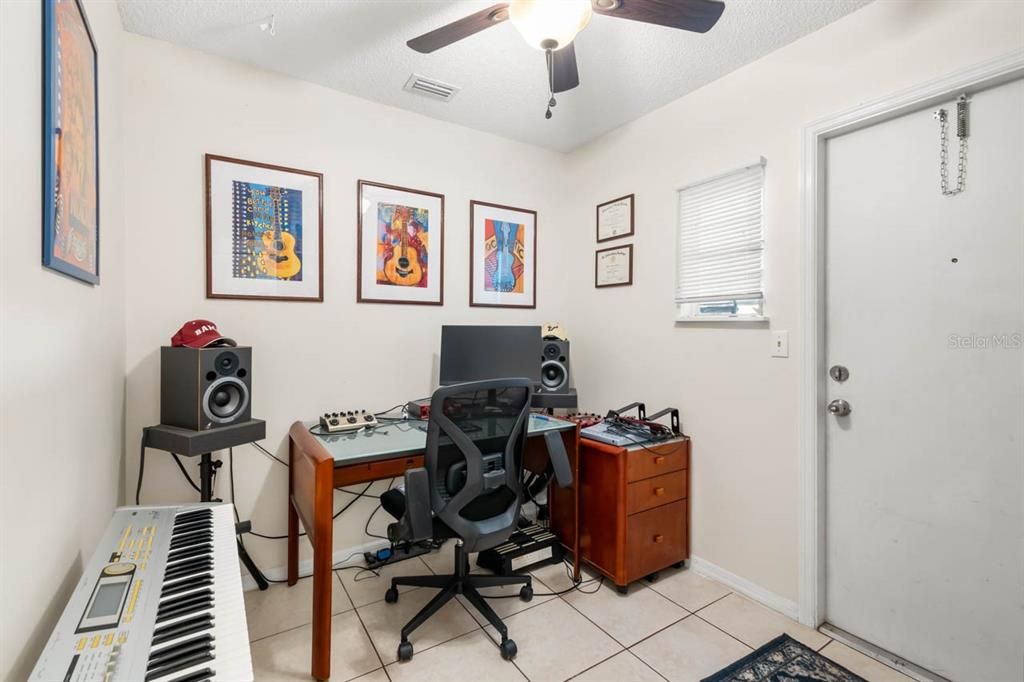 En Venta: $324,900 (2 camas, 2 baños, 1750 Pies cuadrados)