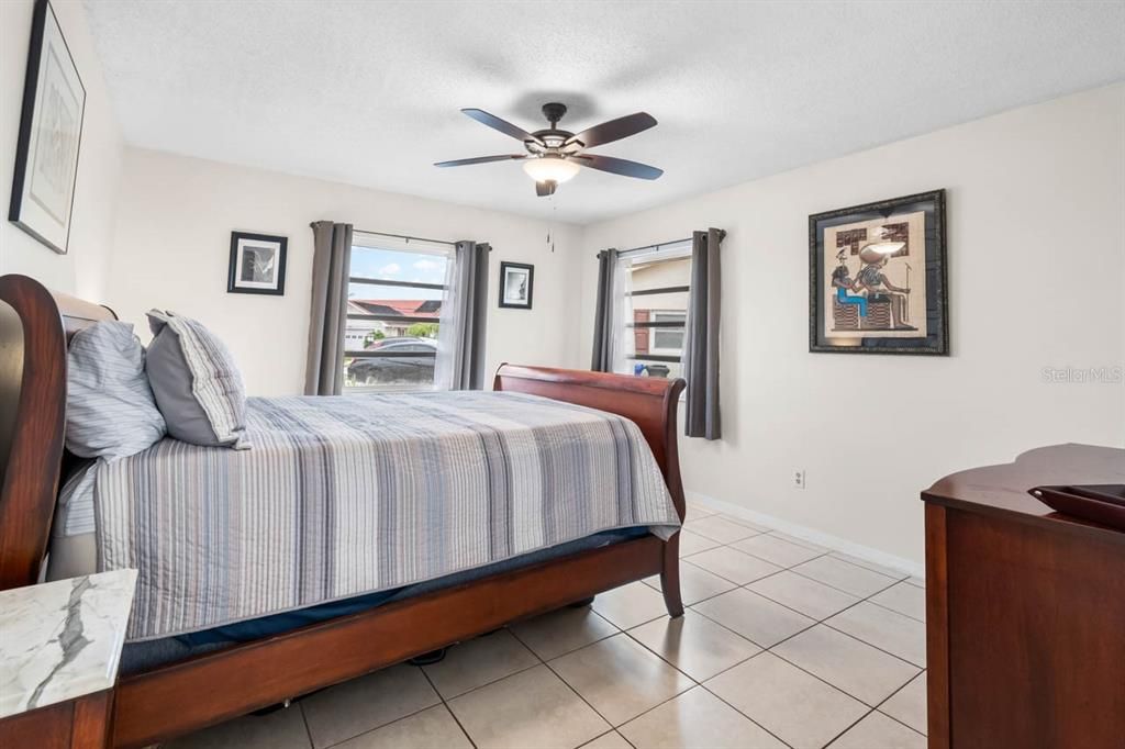 En Venta: $324,900 (2 camas, 2 baños, 1750 Pies cuadrados)