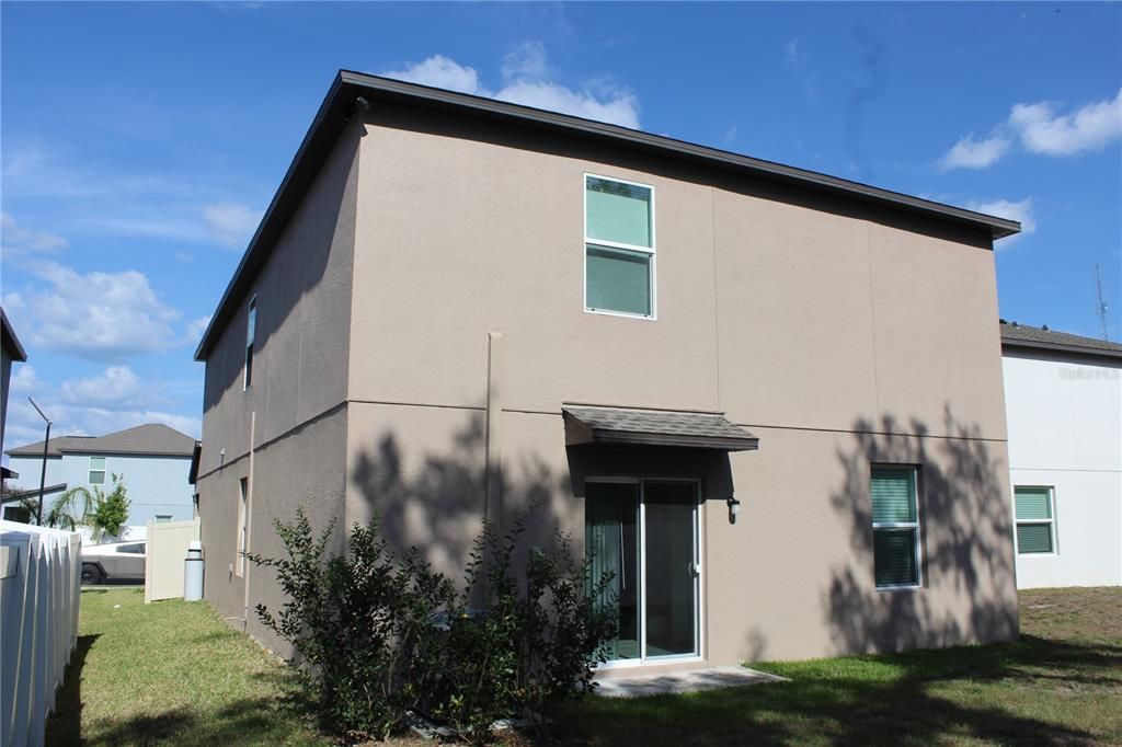 For Sale: $398,500 (5 beds, 2 baths, 2389 Square Feet)