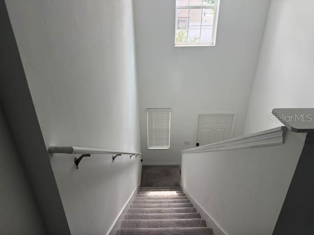 For Sale: $398,500 (5 beds, 2 baths, 2389 Square Feet)