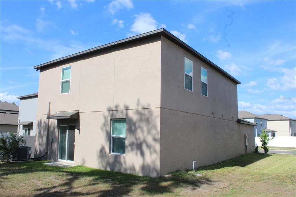 For Sale: $398,500 (5 beds, 2 baths, 2389 Square Feet)