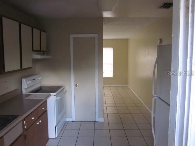 For Rent: $1,350 (2 beds, 1 baths, 742 Square Feet)