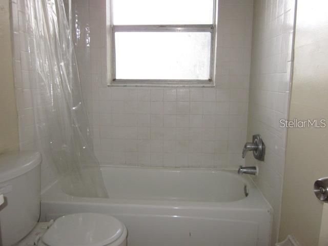 For Rent: $1,350 (2 beds, 1 baths, 742 Square Feet)
