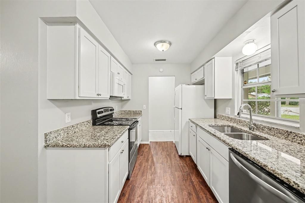 En Venta: $329,900 (3 camas, 2 baños, 1200 Pies cuadrados)
