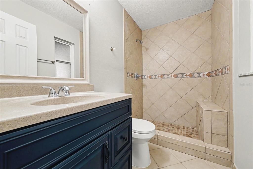 En Venta: $329,900 (3 camas, 2 baños, 1200 Pies cuadrados)