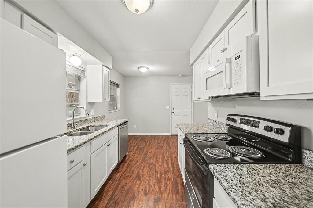 En Venta: $329,900 (3 camas, 2 baños, 1200 Pies cuadrados)