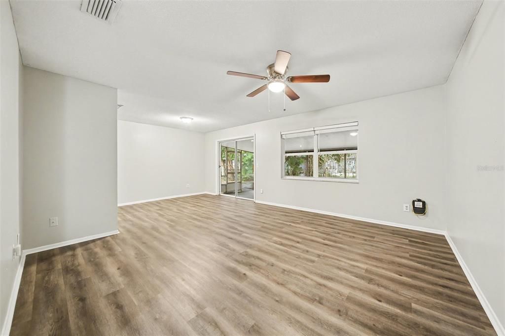 En Venta: $329,900 (3 camas, 2 baños, 1200 Pies cuadrados)