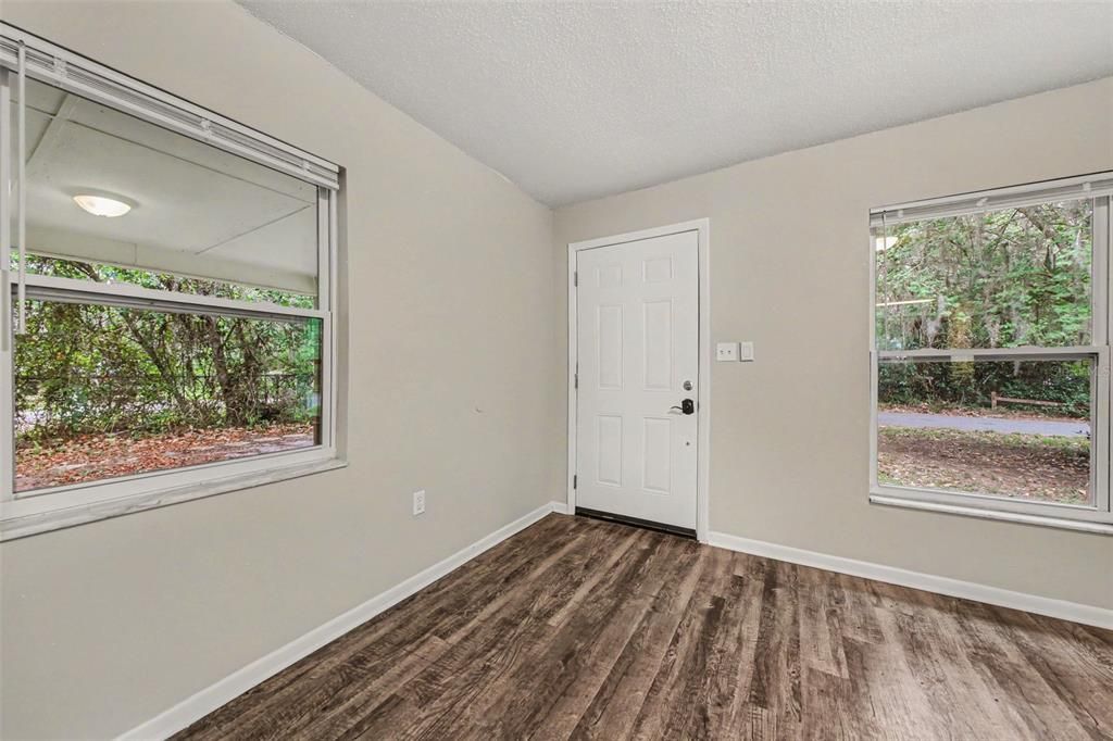 For Sale: $214,900 (3 beds, 1 baths, 1454 Square Feet)