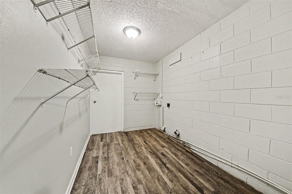 For Sale: $214,900 (3 beds, 1 baths, 1454 Square Feet)