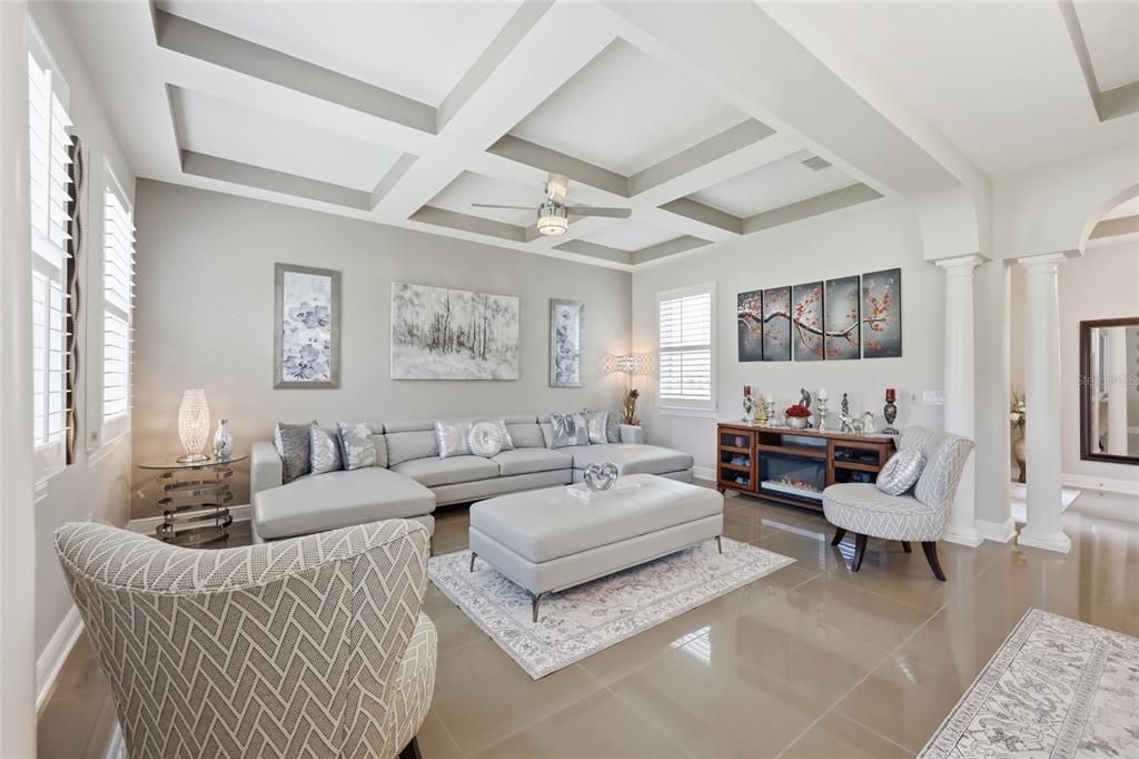 En Venta: $925,000 (5 camas, 4 baños, 4136 Pies cuadrados)