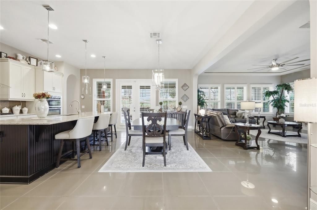 En Venta: $925,000 (5 camas, 4 baños, 4136 Pies cuadrados)
