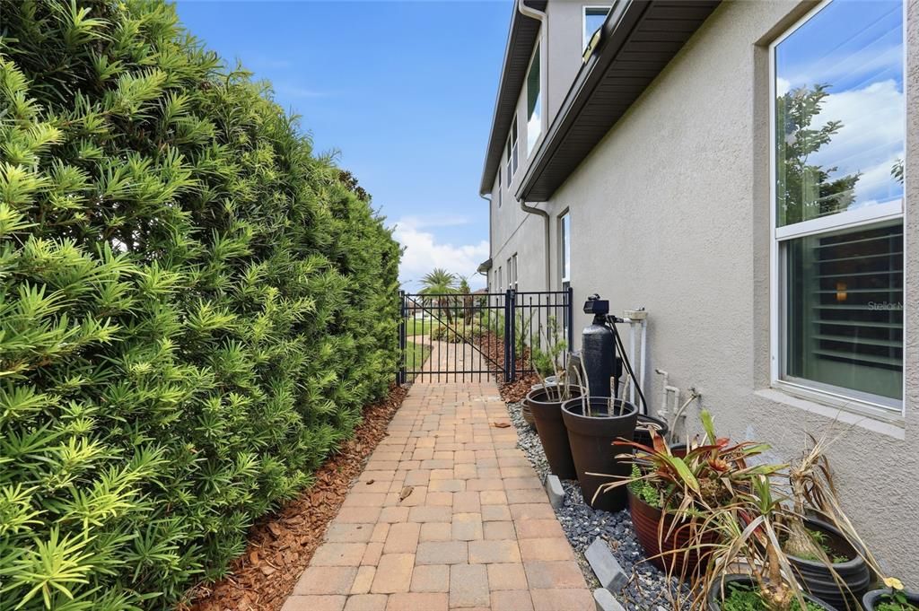 En Venta: $925,000 (5 camas, 4 baños, 4136 Pies cuadrados)